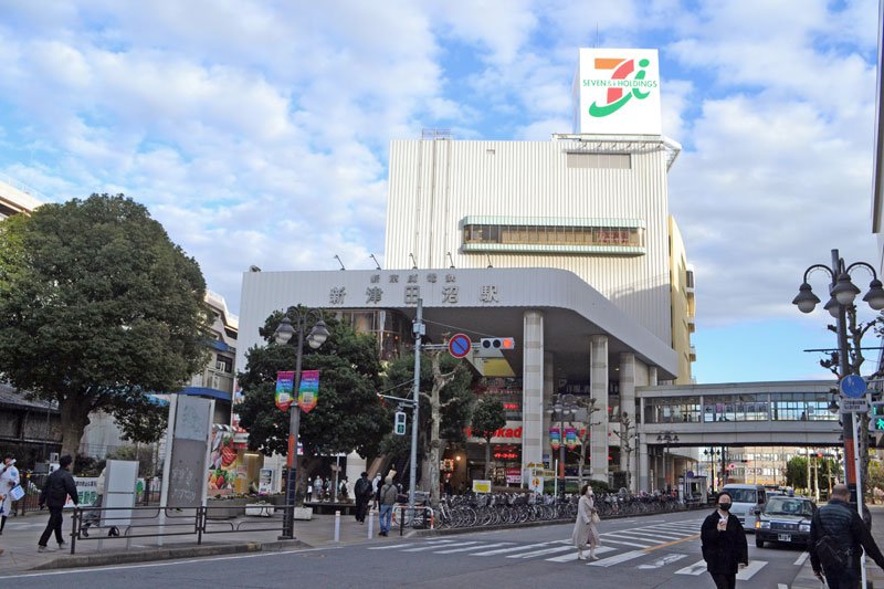 約４７年の歴史に幕を下ろすことが明らかになったイトーヨーカドー津田沼店＝２６日、習志野市
