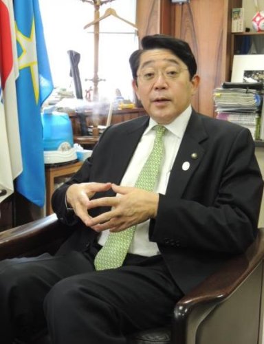 浦安市長　松崎秀樹氏