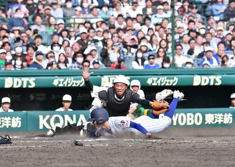 全力中央学院力尽く　決勝届かず　快進撃も決意新たに　第９６回選抜高校野球大会　準決勝
