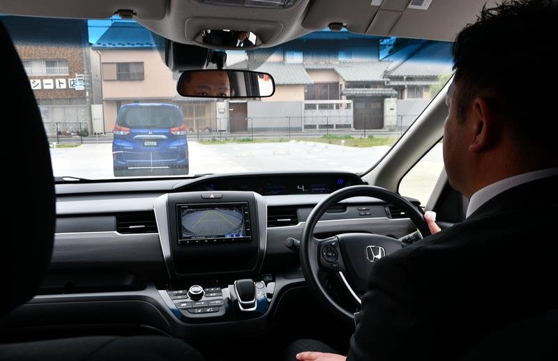 「サポカーは運転に便利」　高齢者ら先進安全技術を体感　香取で試乗会