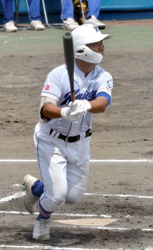 検見川－行徳　６回表検見川１死満塁、米田が走者一掃の三塁打を放つ＝長生の森
