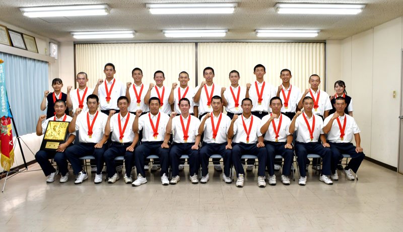 甲子園に向け意気込む木更津総合の選手たち＝千葉日報社
