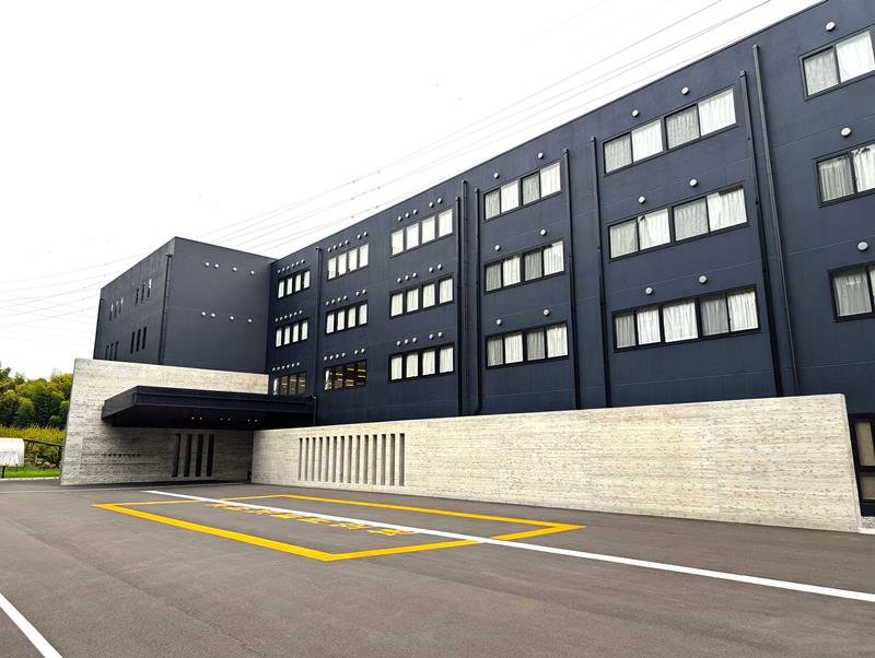 介護医療院「千年希望の杜　成田」の外観＝成田市
