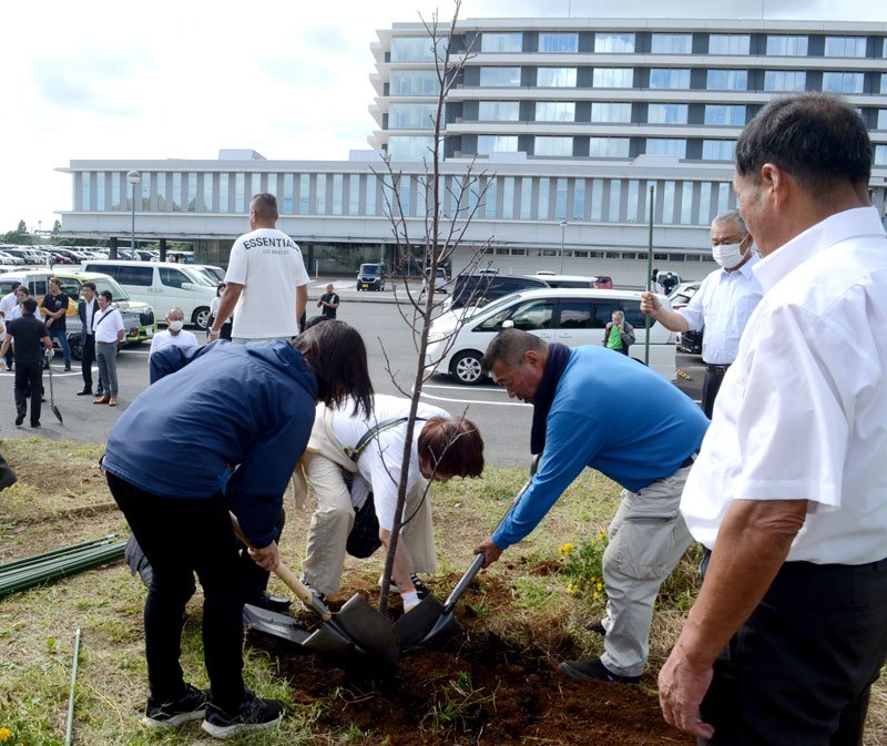 心癒やす桜、遺志継ぎ植樹　昨年死去の土肥市議　入院時、患者思いやり　東金・東千葉メディカルセンター