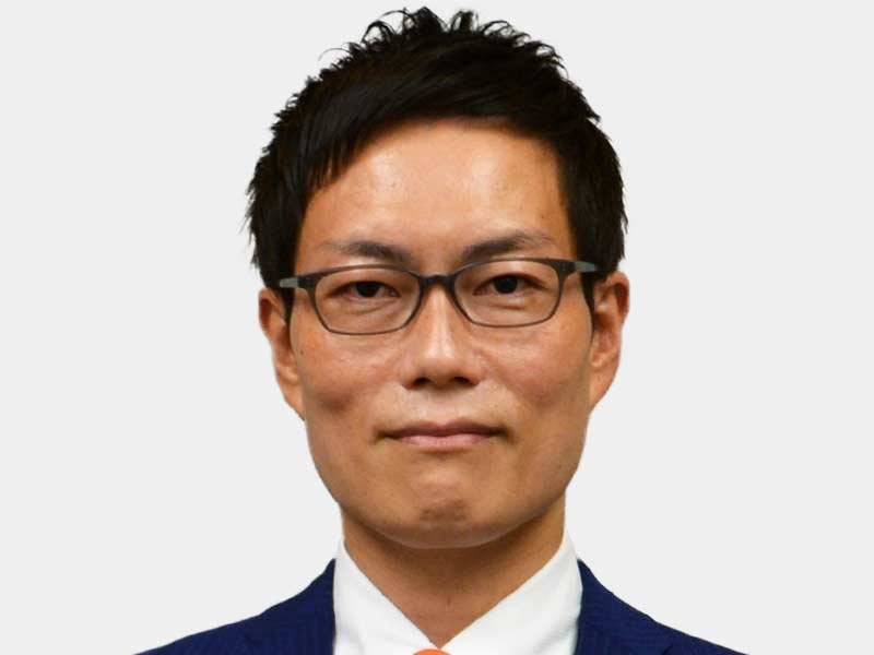 秋本真利被告