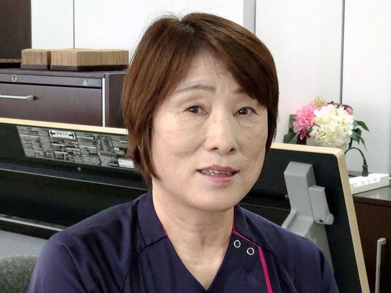 尾出真理子さん