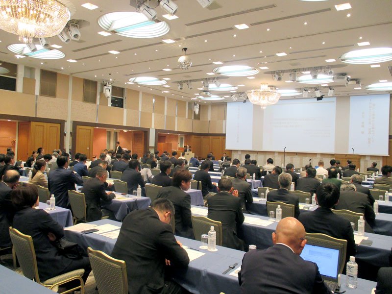 約１２０人が経営知識を深めた交流会＝成田市