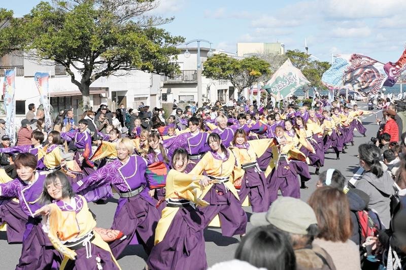 【動画あり】迫力演舞で銚子に熱気　黒潮よさこい祭り、踊り手１５００人が集う