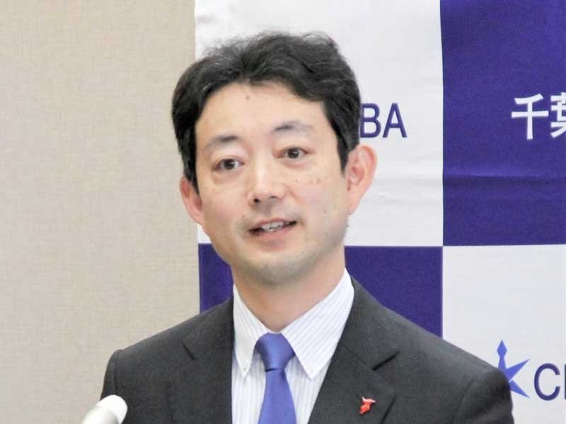 定例記者会見で質問に答える熊谷千葉県知事＝１２日、県庁