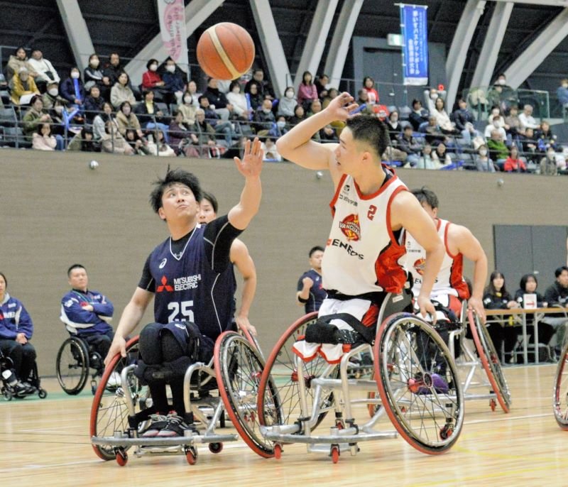 千葉ホークス準優勝　千葉市で車いすバスケ全国大会　絶対王者相手に健闘