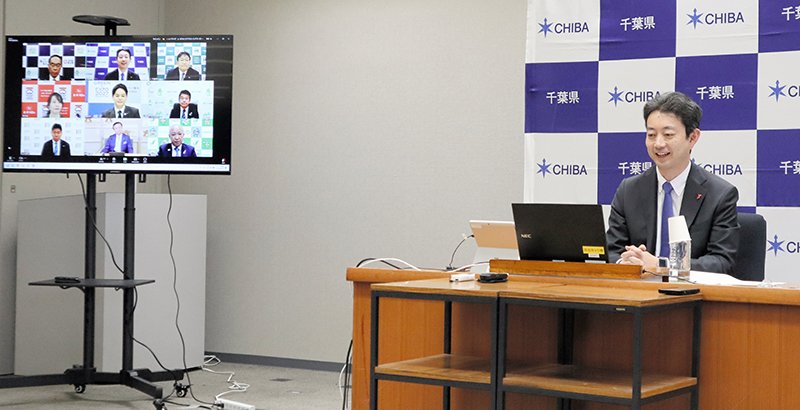 オンラインで開かれた九都県市首脳会議で発言する熊谷知事＝２３日、県庁