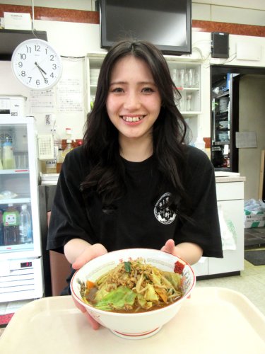 亡き店主の魂　商大生継ぐ　自慢の味噌、世代超え人気　萬来軒（市川市）　【房総ラーメン図鑑　ＰａｒｔⅡ】（１）