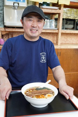 幸せ生む“ホームラン”　親子２代、随所に野球色　中華飯店「歩夢蘭」（銚子市）　【房総ラーメン図鑑　ＰａｒｔⅡ】（８）