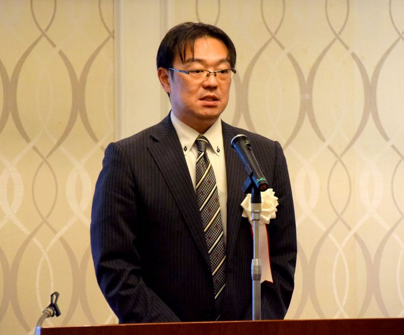 あいさつする大野理事長＝千葉市中央区