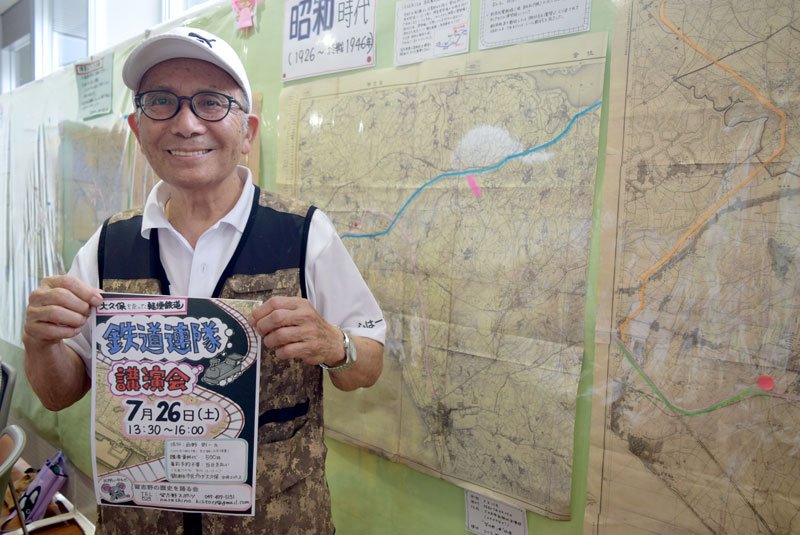 「地元の歴史に興味を」と企画展や講演会への来場を呼びかける三橋さん＝習志野市