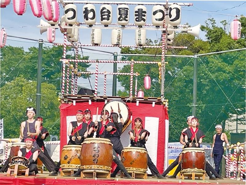 夏祭りのオープニングに登場する「みつわ太鼓保存会」（実行委提供）
