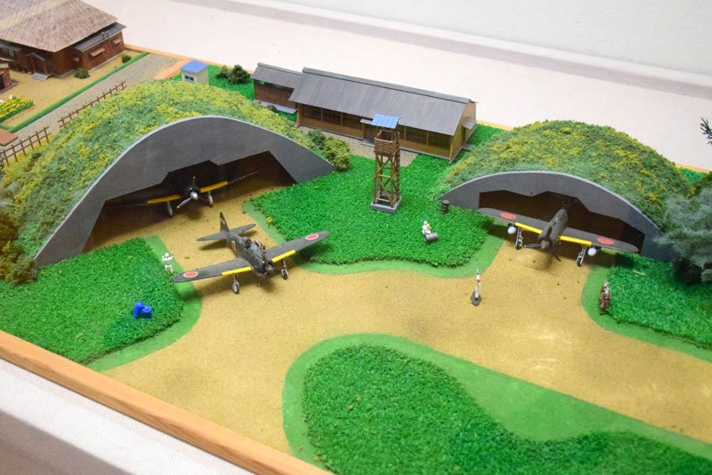 庭に残る「戦争の証拠」　戦下の記憶は子どもや孫に　茂原　海軍航空基地の掩体壕　【戦後８０年ちば　記憶宿る地を訪ねて】（７）