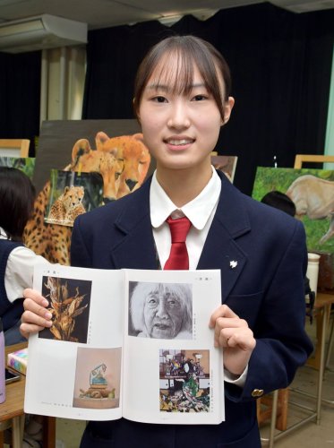 第７４回県展洋画部門で県美術会賞を受賞した實方琴美さん
