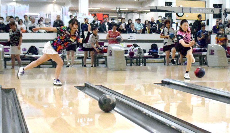 準決勝進出を目指す選手＝富津スターレーン