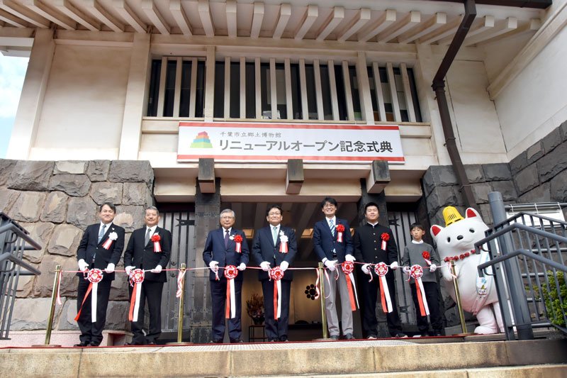 中学生演奏、剣術演武で祝う　千葉　郷土博物館リニューアル