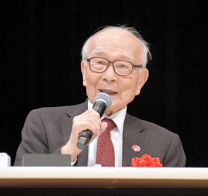 講演する日本被団協の田中さん＝市川市文化会館
