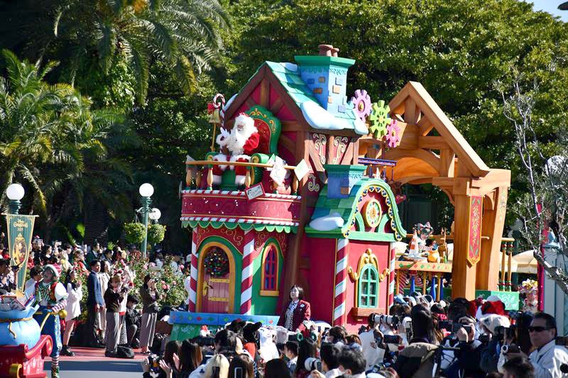 新パレードおもちゃも存在感　東京ディズニーリゾート「ディズニー・クリスマス」幕開け　【舞浜タイムズ１１月号】