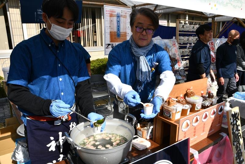 「発酵の里」神崎の未来議論　まちづくりシンポ　万博再現コーナーで試食も