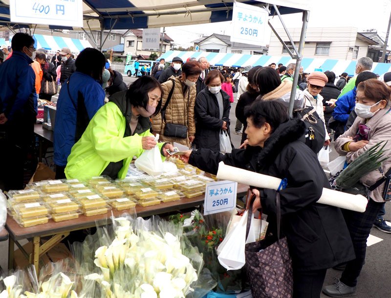 生産者と消費者の交流の場となったＪＡきみつ農業まつり＝袖ケ浦市