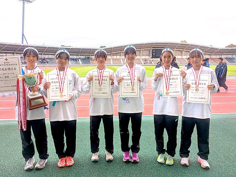 男子常盤松２年ぶり２度目　女子小見川２年連続６度目　全国中学駅伝１４日号砲