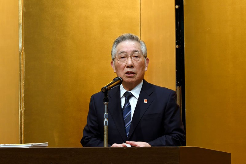 新年会であいさつする宮負理事長＝５日、千葉市中央区