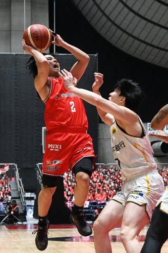 宇都宮ー千葉Ｊ　第３クオーター、シュートを放つ千葉Ｊ・富樫＝国立代々木競技場