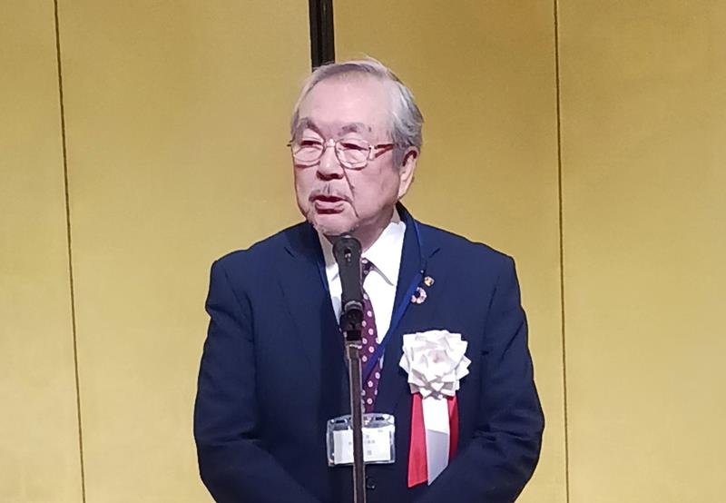 あいさつをする増田理事長＝千葉市美浜区
