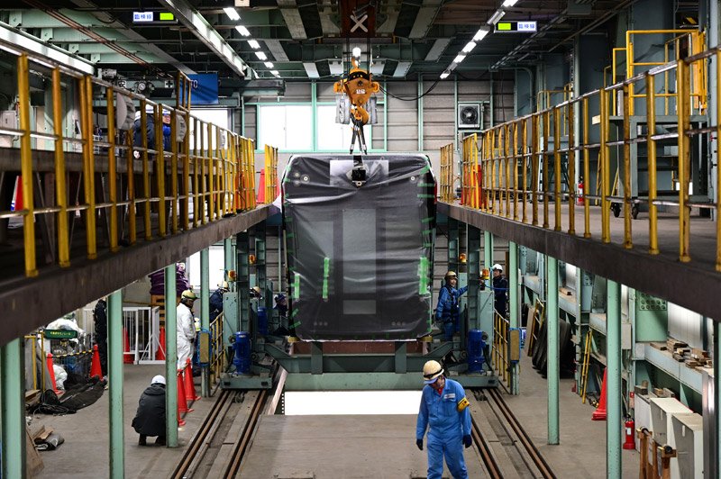 【動画あり】千葉都市モノレール「０形」新車両が搬入　３月ごろに運行予定【写真も多数】