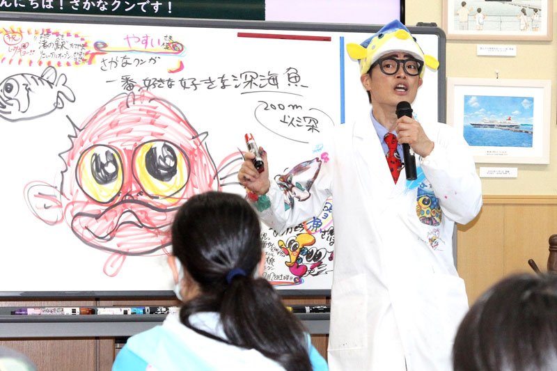 「さかなクンギャラリー」一新　渚の駅たてやま「ぜいたくな海」紹介　イラストや動画など新たに１５０点