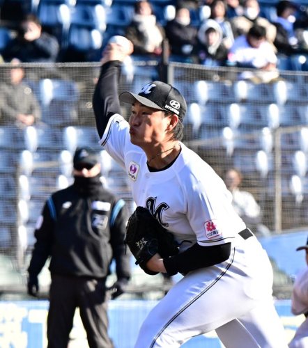 オリックスとのオープン戦の９回に登板した千葉ロッテ・大聖＝ＺＯＺＯマリン
