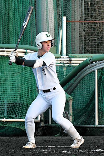 長谷川大納中堅手