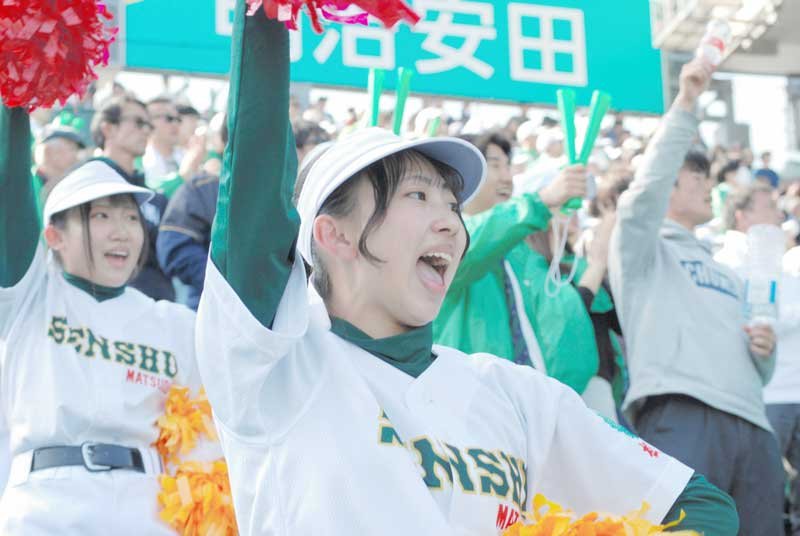 【専大松戸、初の４強】壁乗り越えたナインに大歓声　「伸び伸びプレーでＶを」　秋に屈した相手撃破　第９８回選抜高校野球