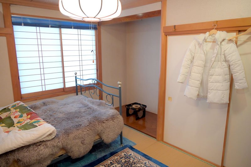 今度は自分が居場所を　自立援助ホーム開設へ　千葉市「子どもオアシス光月荘」　２５歳女性　虐待経験、当事者目線で