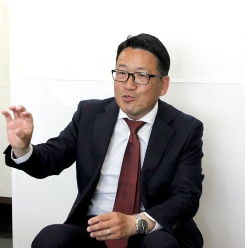 青木建二氏