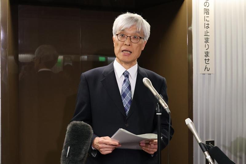 金子大臣への報告後に報道陣の取材に応じる藤井社長=２日、国土交通省