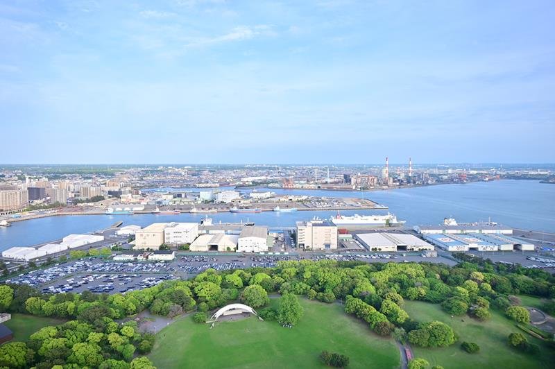 工業地帯や市街地の景色が一望できる
