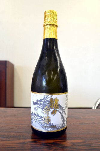 商工会企画新名物に　地元の米使った日本酒　Ｌｅｇｅｎｄ　ｏｆ　ＩＮＺＡＩ～龍の奇跡～（印西市）　【房総グルメ探訪】（2）