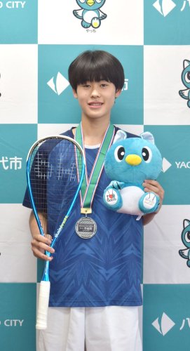 スカッシュのアジアジュニア選手権個人戦に挑む藤田選手＝八千代市役所