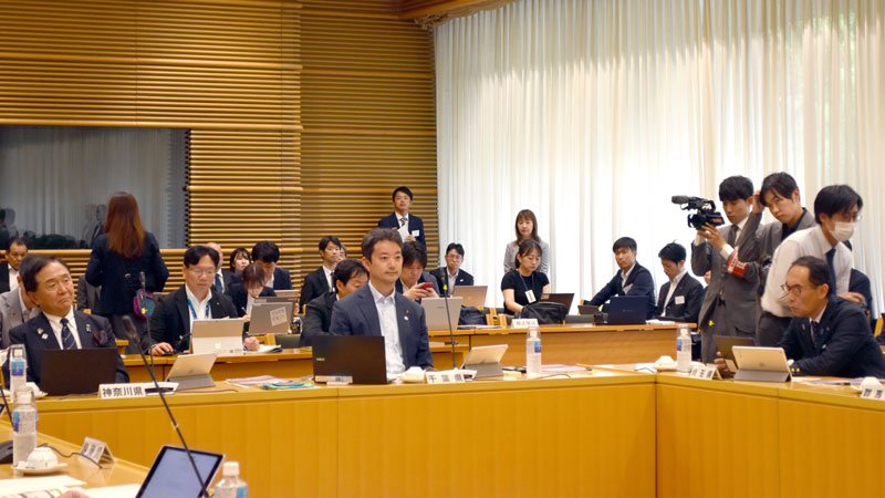 関東地方知事会議で小池都知事と意見がぶつかった熊谷氏（中央）ら３知事＝２６日、都内の都道府県会館