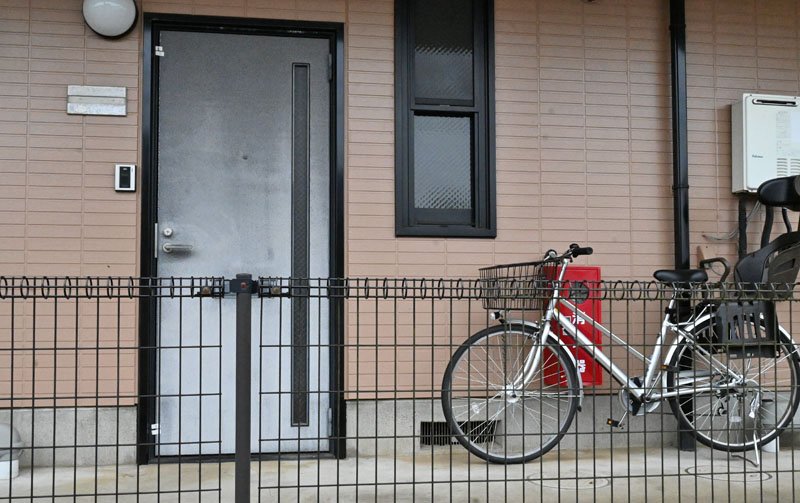 容疑者の自宅アパート＝３１日、成田市（写真の一部を加工しています）