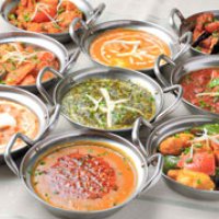 人気の「バターチキン」をはじめ、さまざまな本格カレーを提供している