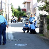 大型犬に１３発発砲、射殺　かまれて３人負傷　松戸署