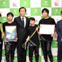 ダブルダッチ日本一　中学生チームが市長表敬　１２月、ニューヨーク大会へ　松戸