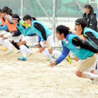 “粘り”武器に一丸　全日本高校女子選手権、１月３日開幕　幕張総合女子サッカー部