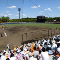 リニューアルされた長嶋茂雄記念岩名球場でイースタン・リーグ公式戦が行われた＝４日、佐倉市